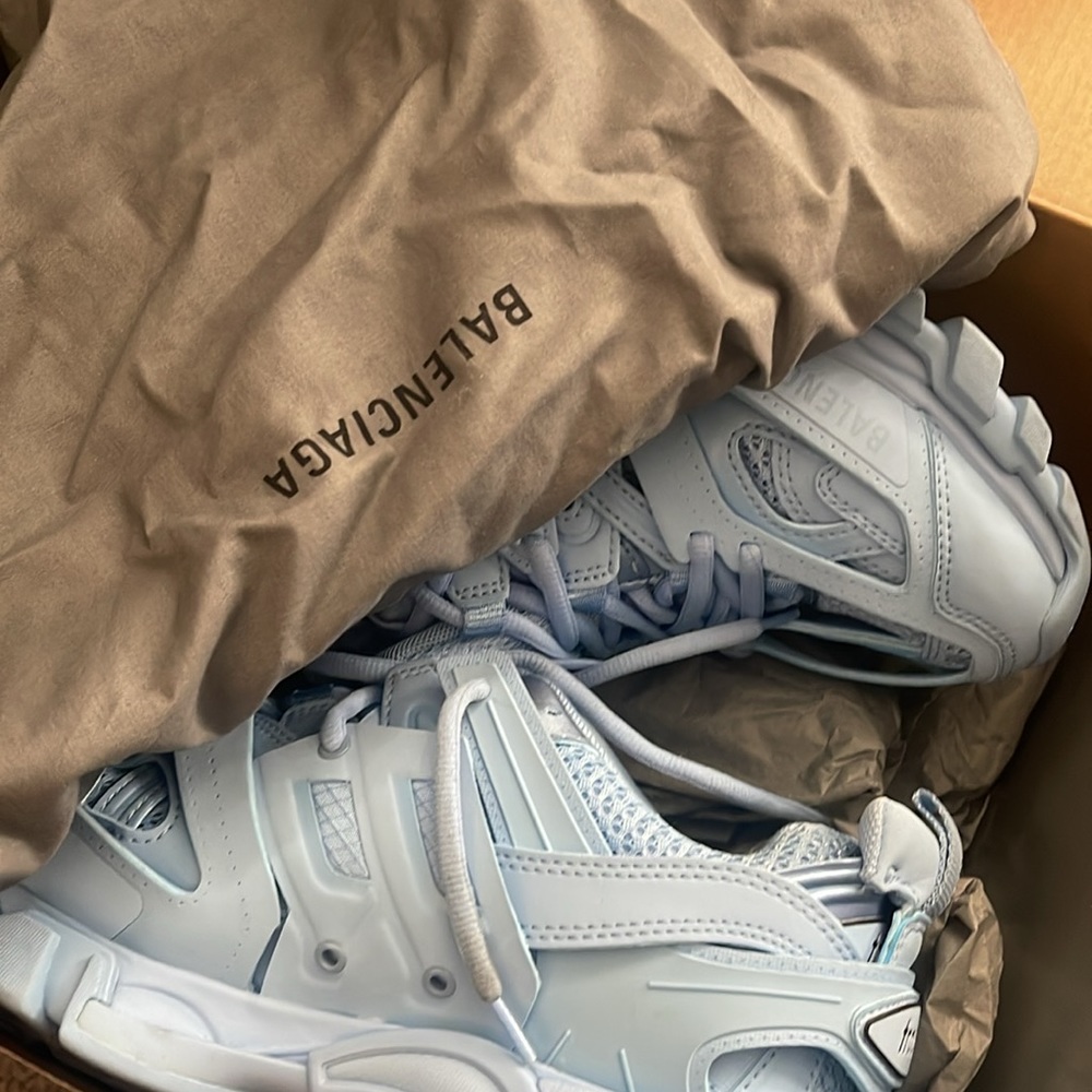 Gently used Balenciaga sneakers - Picture 7 of 9